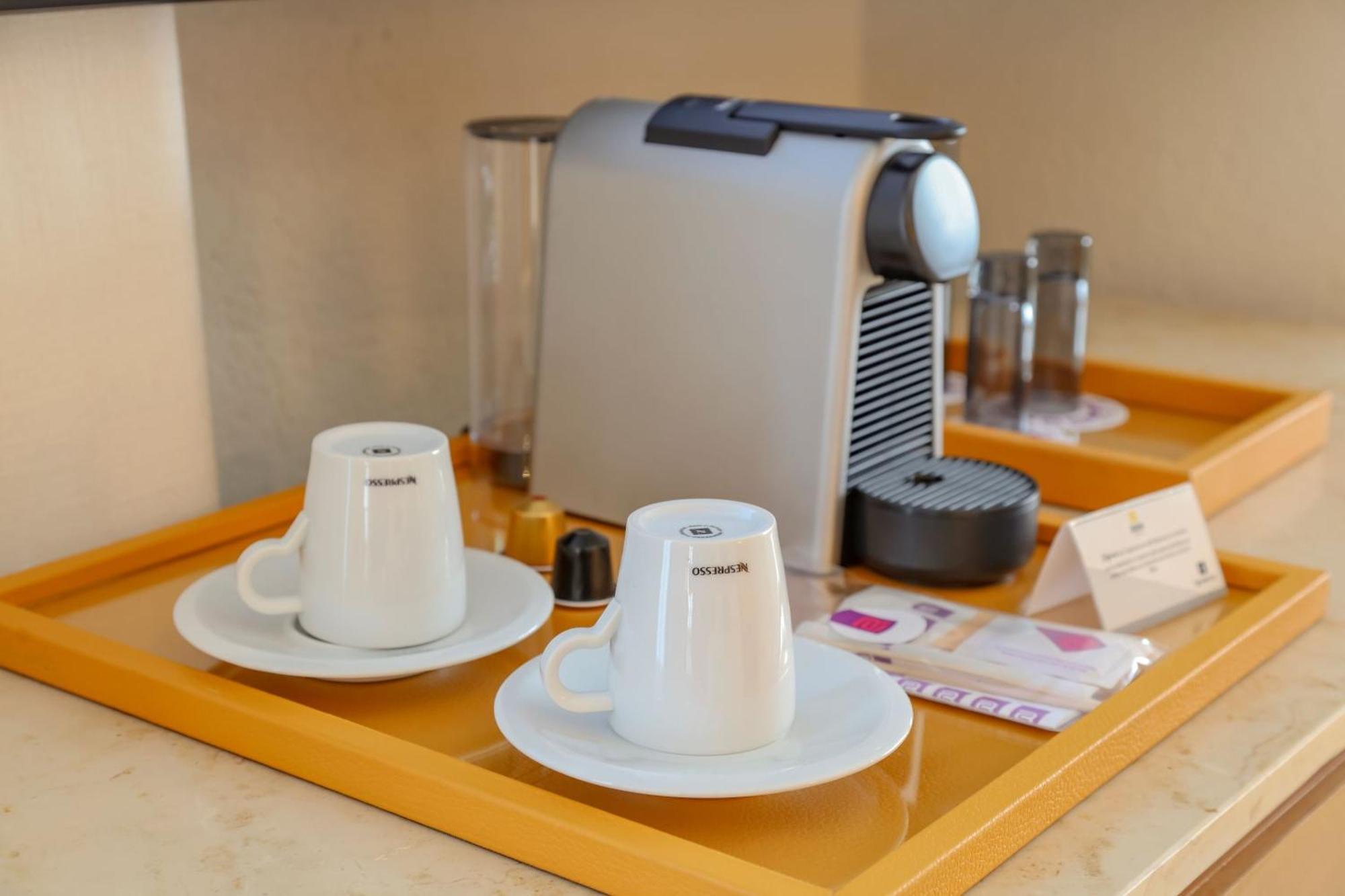 Camino Real เวราครูซ ภายนอก รูปภาพ A Nespresso coffee machine in a hotel room