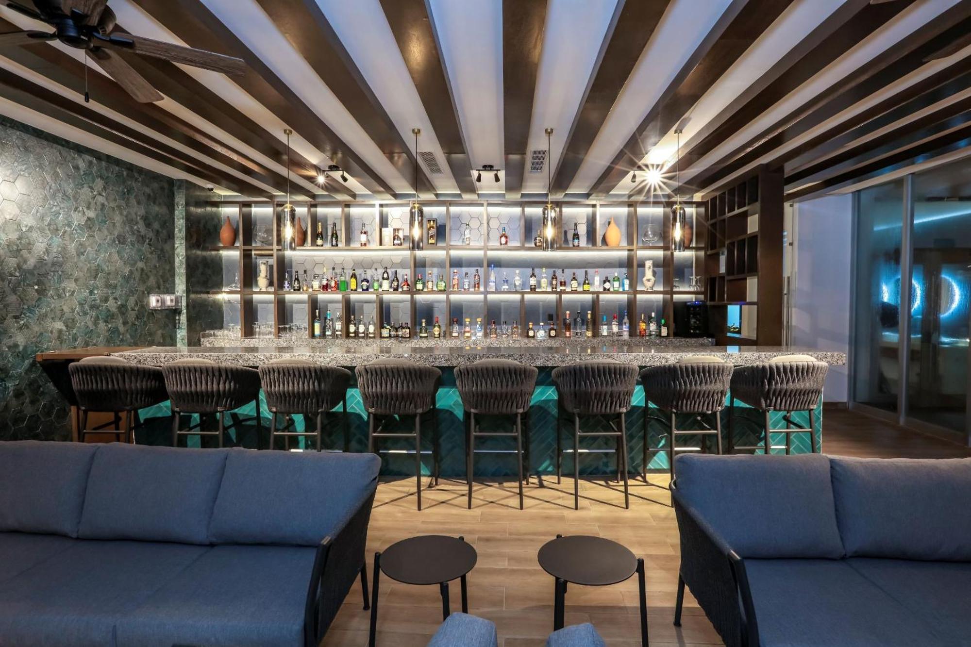 Camino Real เวราครูซ ภายนอก รูปภาพ The bar at the lounge