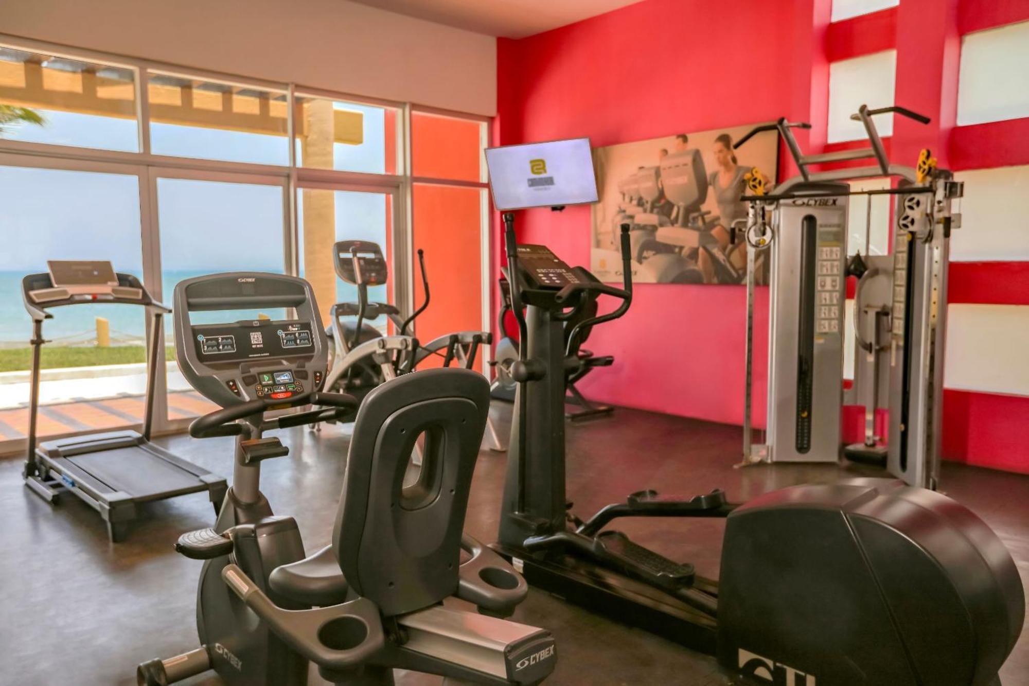 Camino Real เวราครูซ ภายนอก รูปภาพ A gym at a hotel