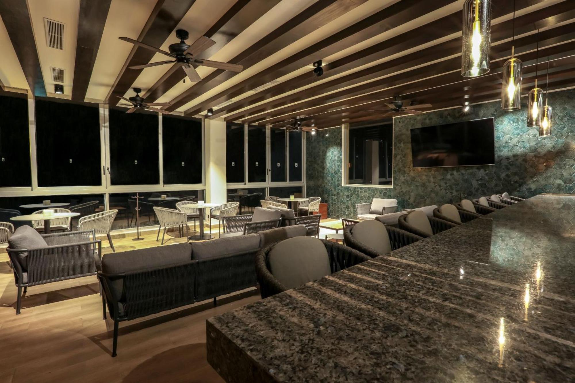 Camino Real เวราครูซ ภายนอก รูปภาพ The interior of the restaurant